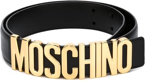 Cinturones de Moschino .